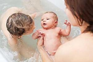 新生儿正确洗澡操作常识
