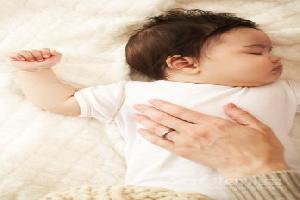 罗平生活网提示：如何才能让宝宝睡眠质量好