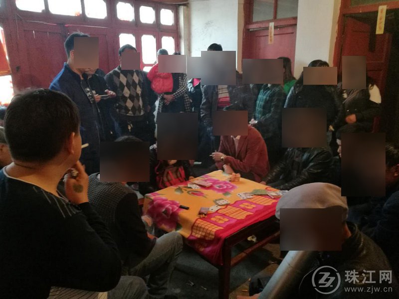 3月13日，罗平县公安局腊山派出所成功端掉一以杀“189”方式进行聚众赌博的窝点，抓获涉赌人员21人。.jpg
